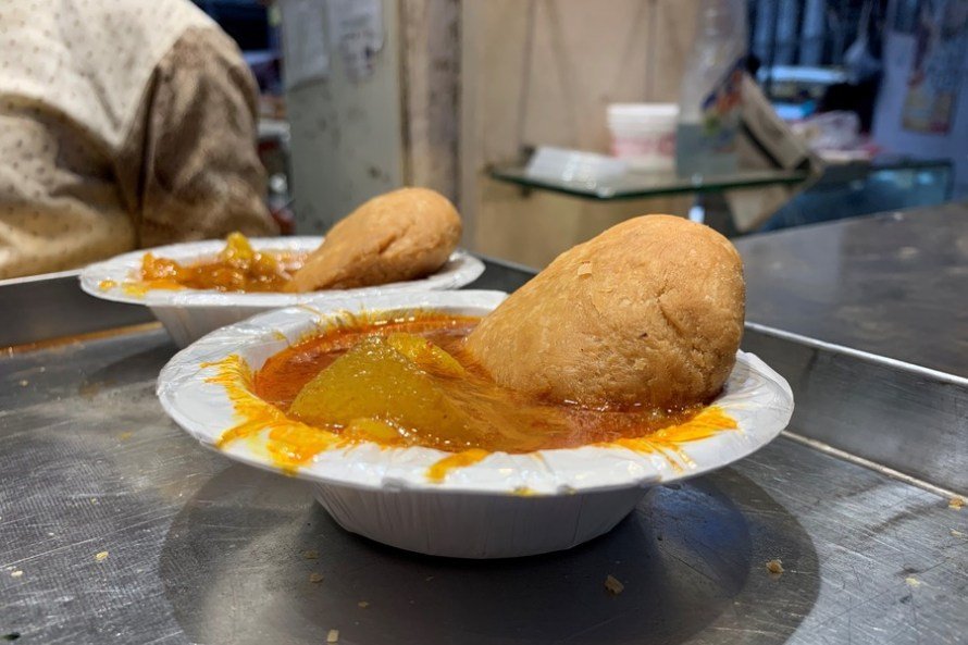 Kachori and curry, Old Delhi food stall
